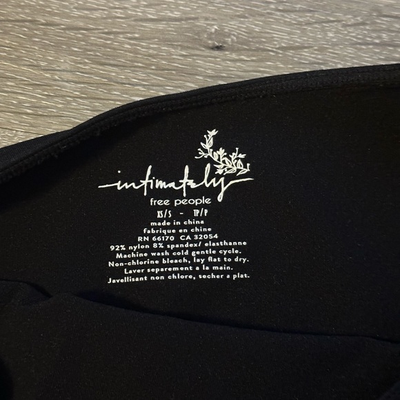 Never Been Worn Revolve Black Scoop Neck Tank - Picture 2 of 2